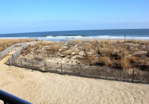 Ocean Front, 3 BR Low Rise, Wifi, $135-$355/Night